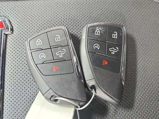 Used 2025 Red GMC AT4 image 39