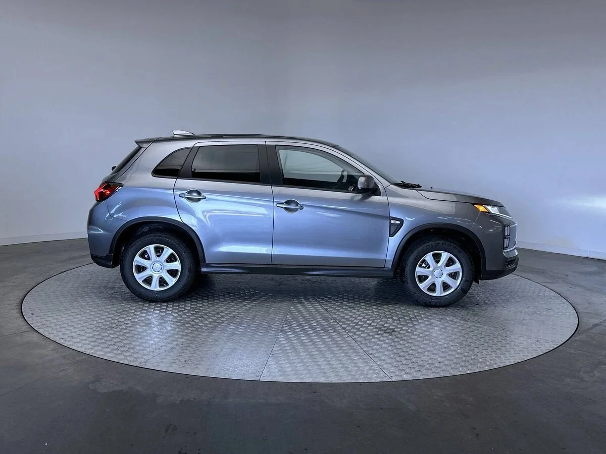New 2026 Mercury Gray Metallic Mitsubishi 2.0 S image 10