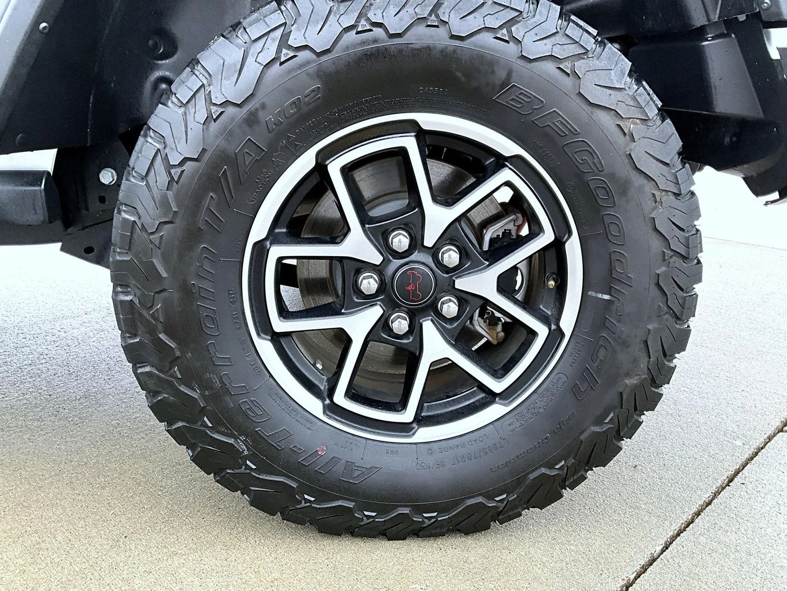 Used 2025 White/off-white Jeep Rubicon image 24