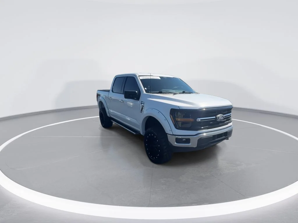 Used 2025 White Ford XLT image 3