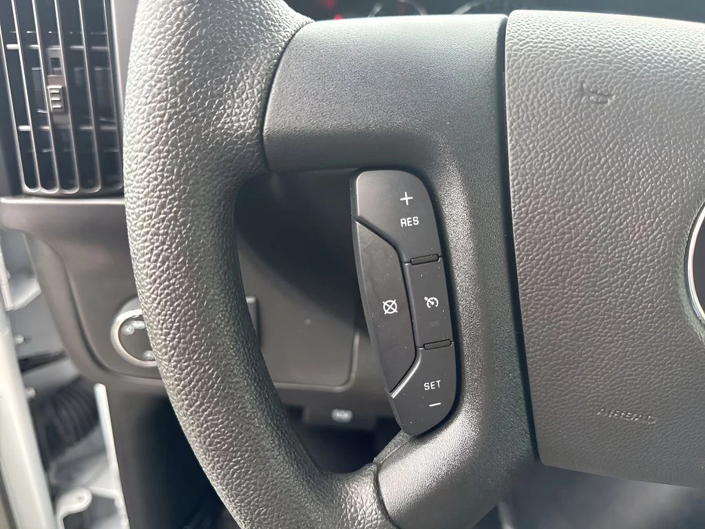 Used 2025 White Chevrolet LT image 14