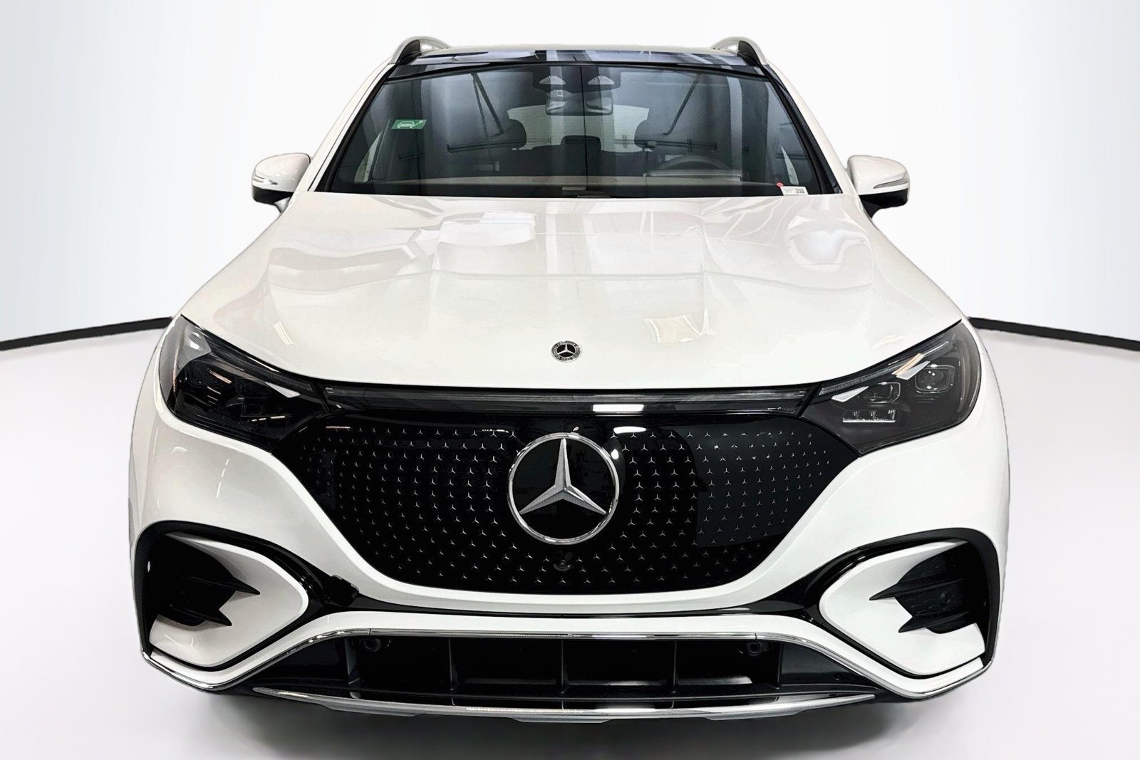 New 2027 Polar White Mercedes-Benz EQE 320 image 2