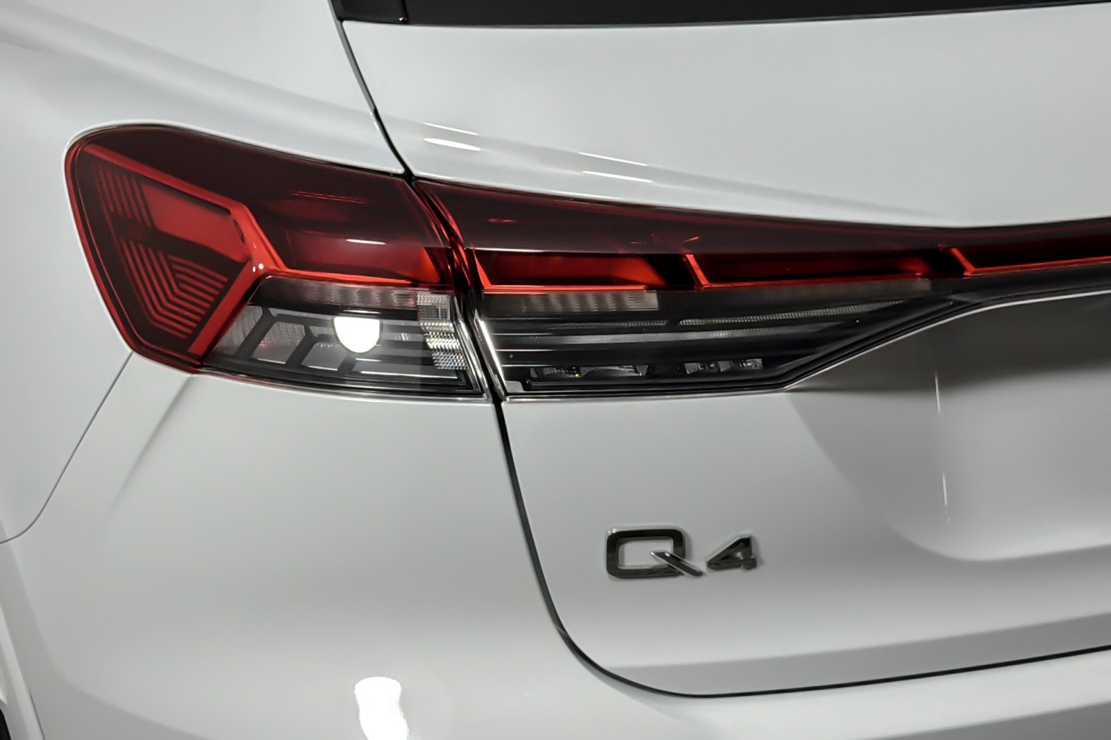 Used 2026 Glacier White Metallic Audi Premium 55 quattro image 27