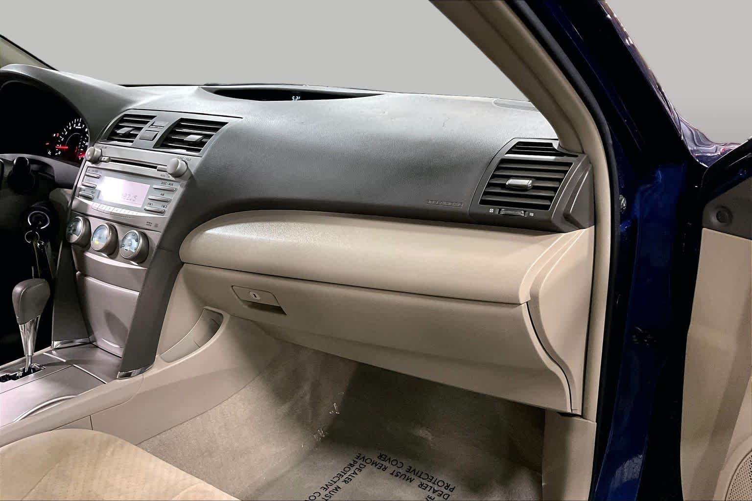 Used 2008 Blue Ribbon Metallic Toyota LE image 18