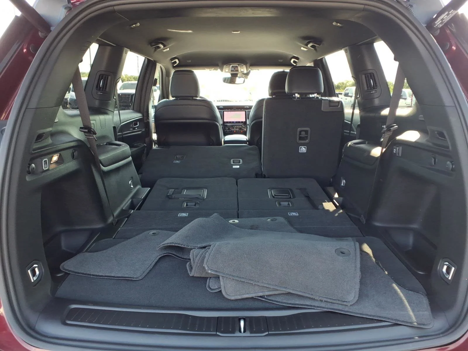 Used 2024 Velvet Red Pearlcoat Jeep Limited image 29
