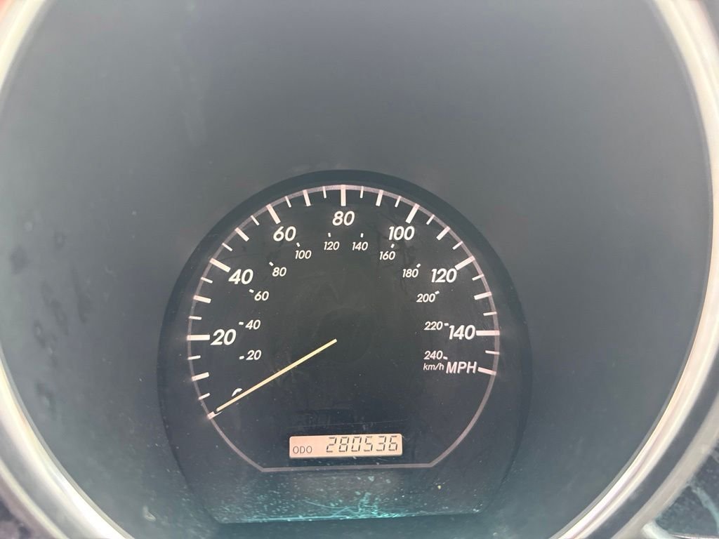 Used 2004 Black Forest Pearl Lexus 330 image 11