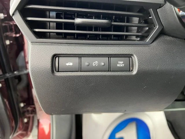 Used 2025  Nissan 2.5 SV image 20