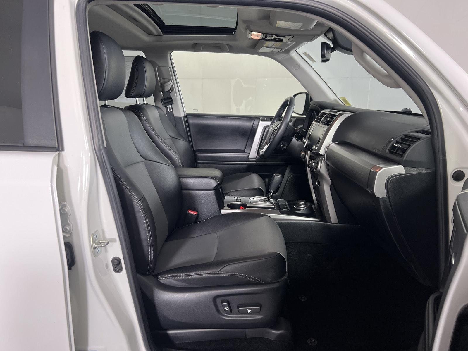 Used 2022 White Toyota SR5 Premium image 23