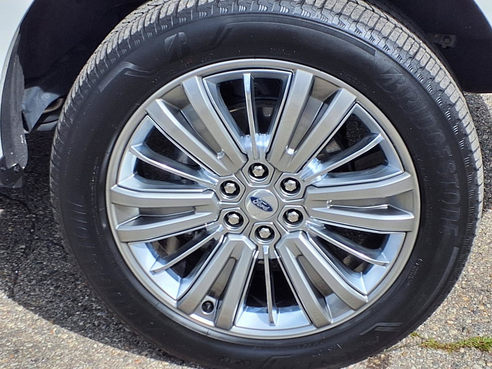Certified Used 2025 Star White Ford Platinum image 33