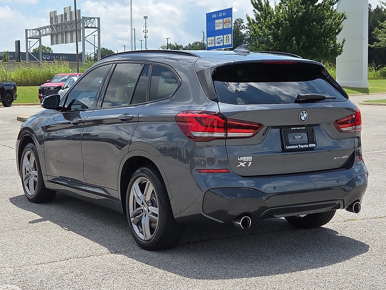 Used 2022 Mineral Grey Metallic BMW xDrive28i image 4