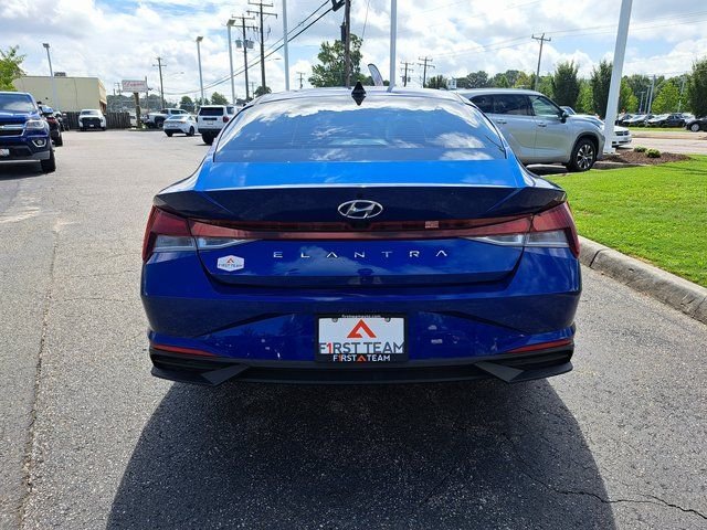 Used 2023 Blue Hyundai SEL image 9