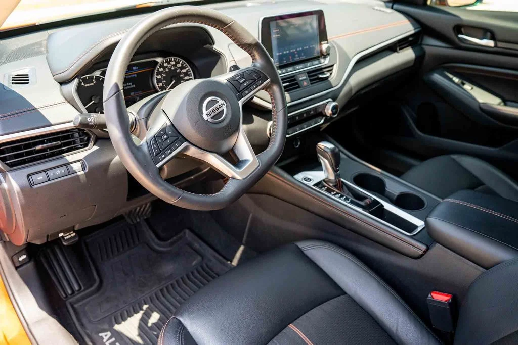 Used 2022 Orange Nissan 2.0 SR image 10