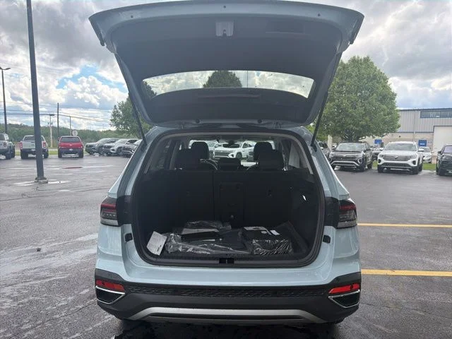 New 2026 Monument Gray Volkswagen 1.5T SE image 18