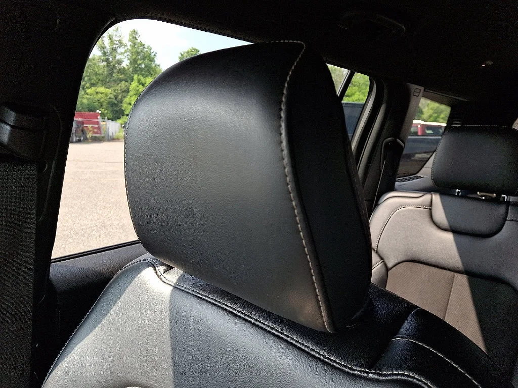 Used 2023 Gray Jeep Altitude 4x4 image 18