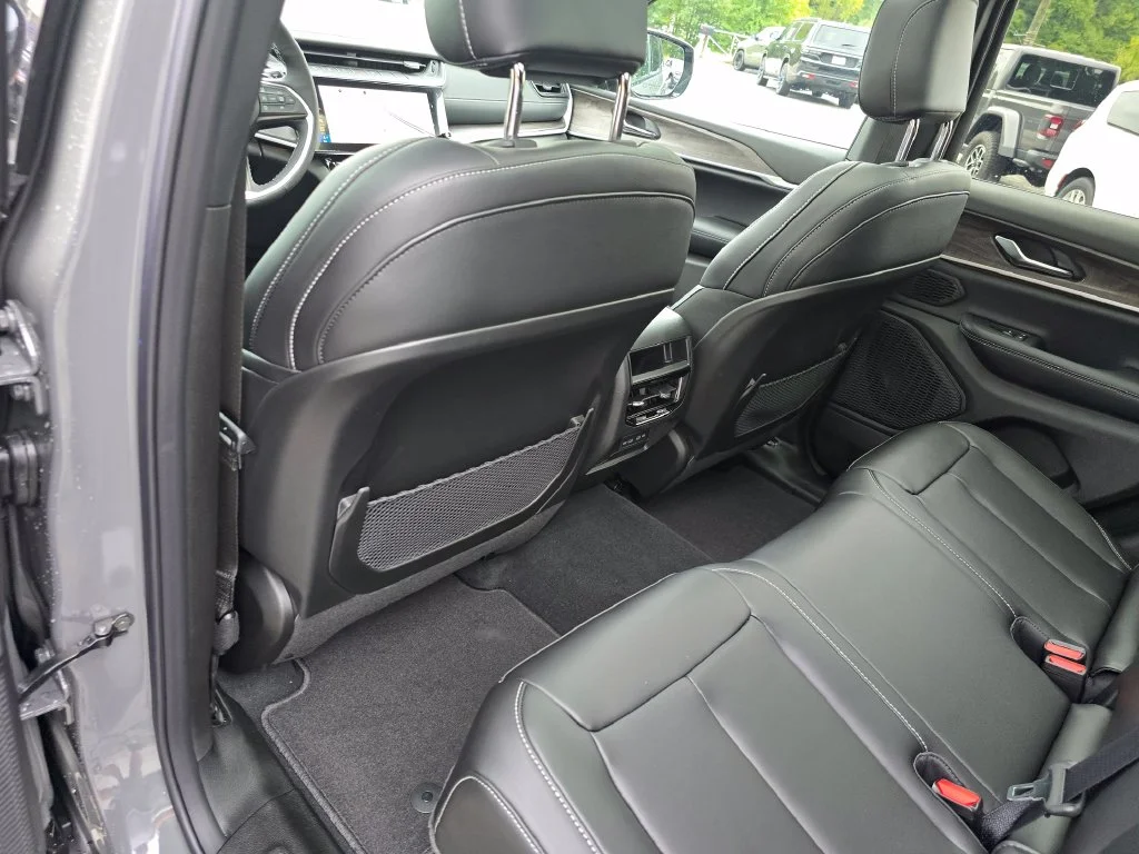 New 2027 Gray Jeep Limited image 24