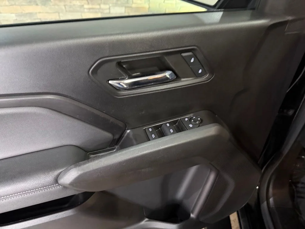 Used 2024 Onyx Black GMC Elevation image 13
