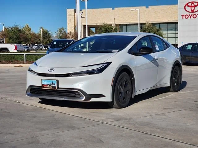 New 2026 Wind Chill Pearl <sup>1</sup> Toyota  SE image 2