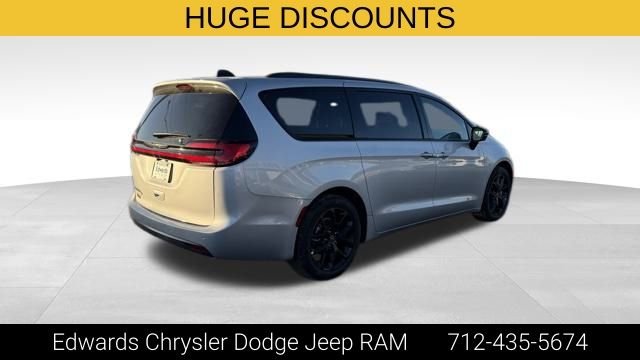 2026 Chrysler Pacifica Select - Photo 8