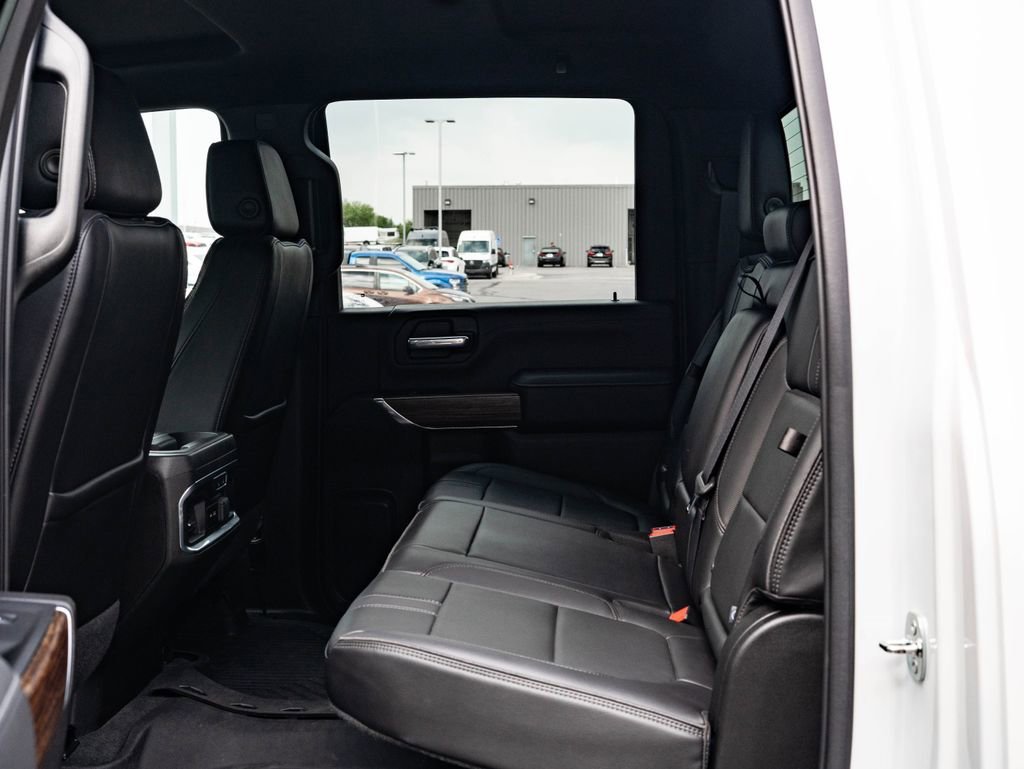 Used 2022 Iridescent Pearl Tricoat Chevrolet High Country image 41