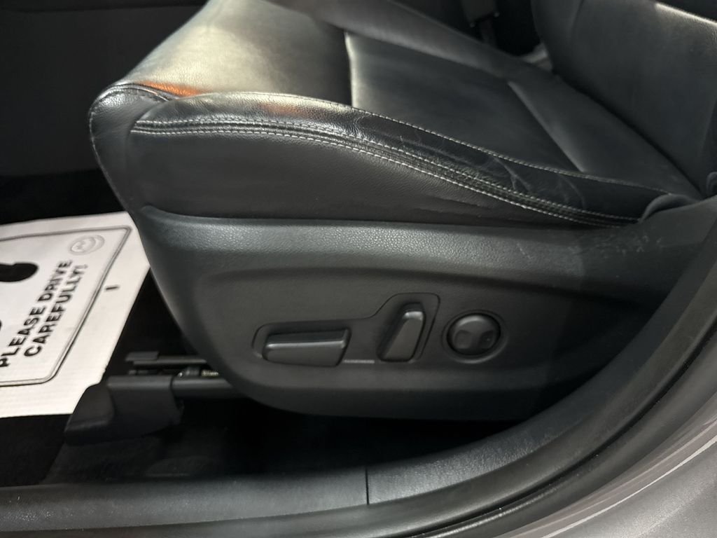 Used 2019 Mineral Silver Kia EX image 13