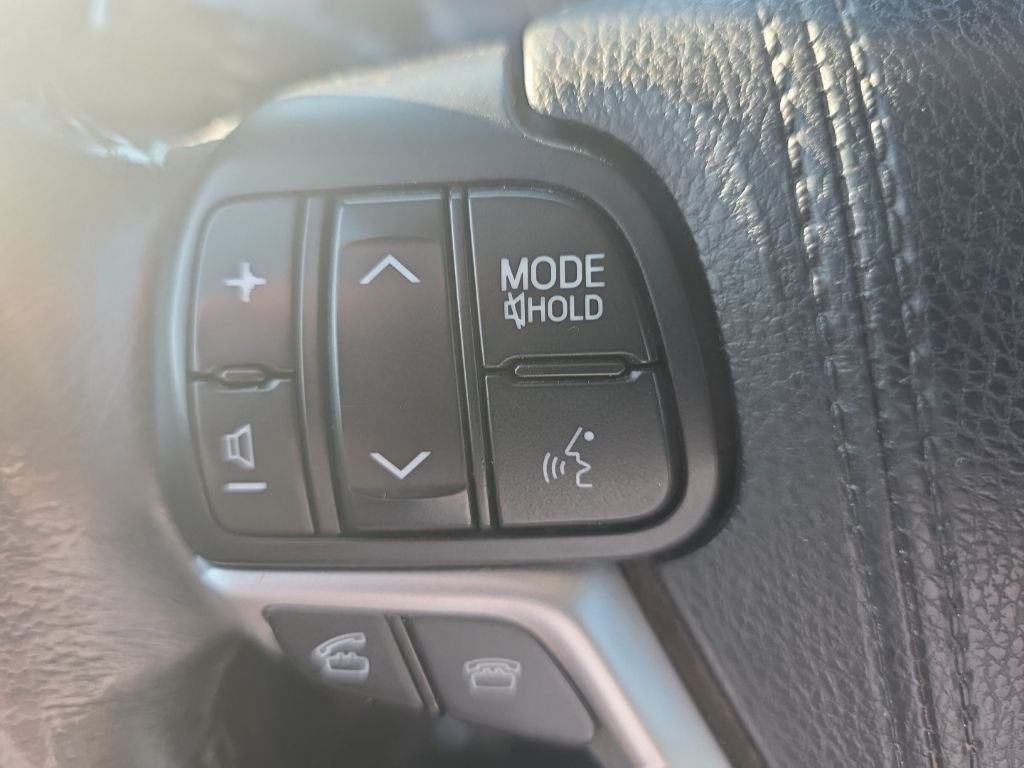 Used 2015 Blue Toyota XLE image 11