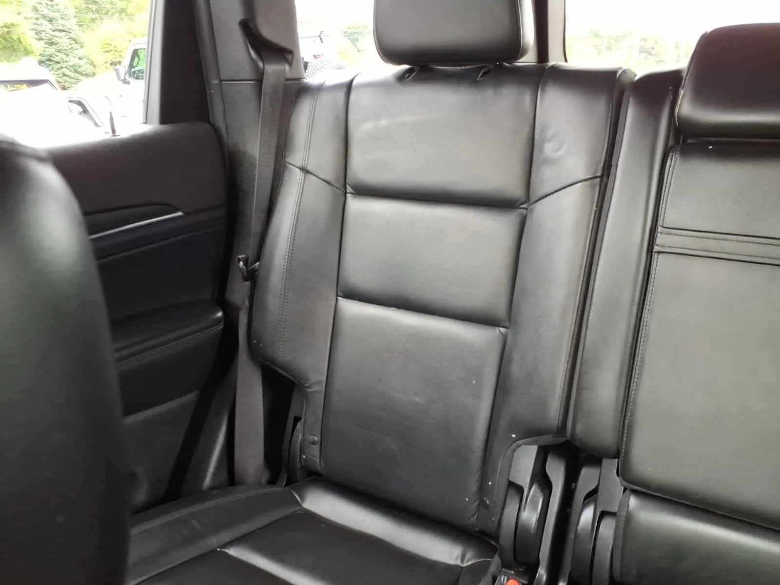 Certified Used 2020 Diamond Black Crystal Pearlcoat Jeep Limited image 18