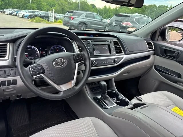 Used 2019 Celestial Silver Metallic Toyota LE image 13