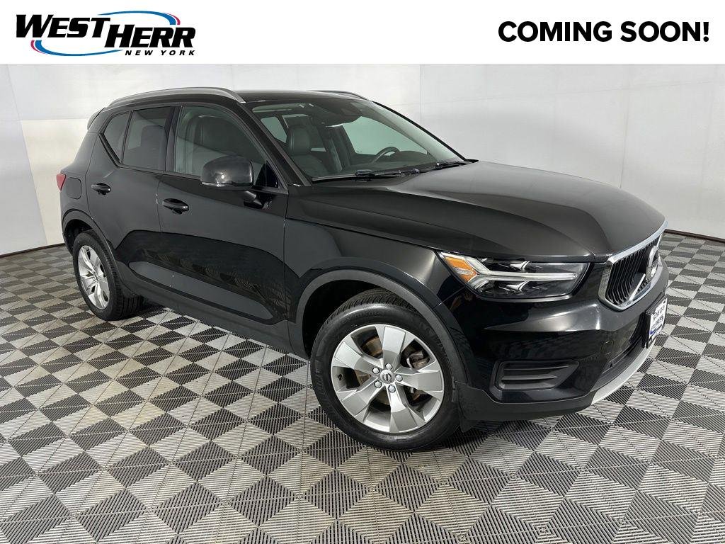 2020 Volvo XC40 T5 Momentum AWD's photo