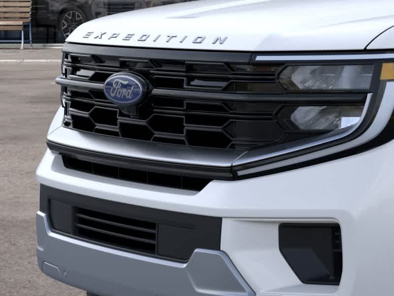 New 2026 Star White Metallic Tri-Coat Ford Platinum® image 17