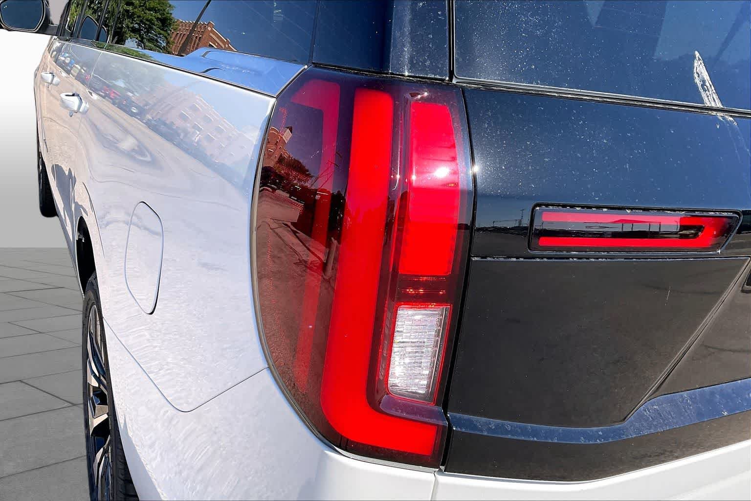 New 2026 Star White Metallic Tri-Coat Ford MAX Platinum® image 14