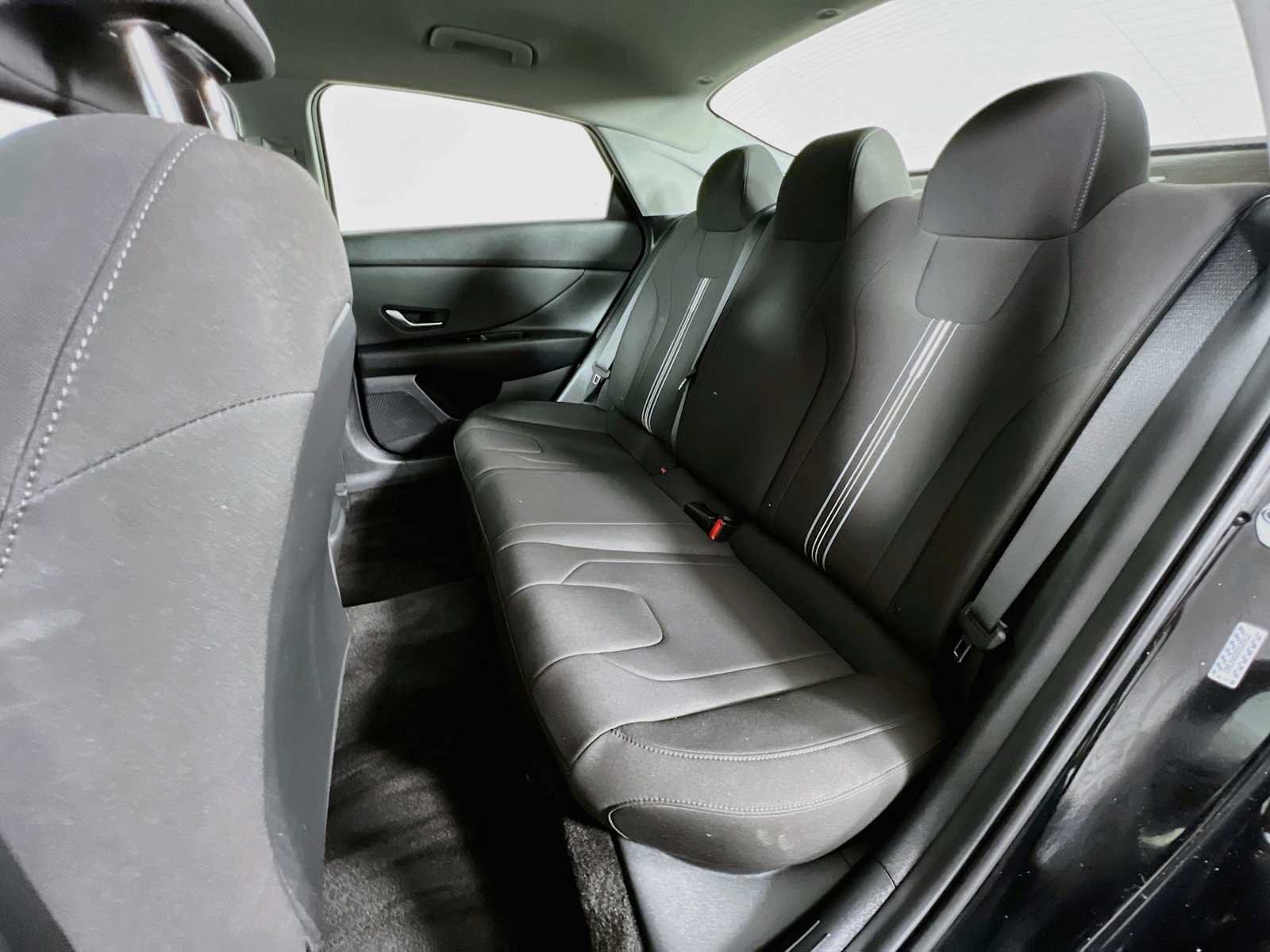 Used 2023 Onyx Black Hyundai SEL image 25