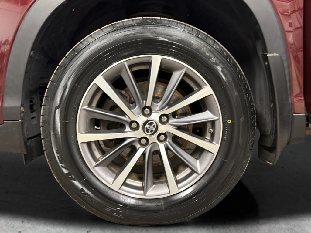Used 2019 Red Toyota XLE image 36