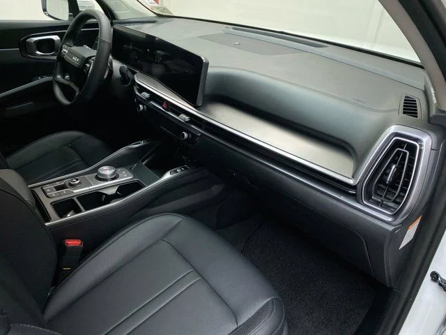 New 2026 Snow White Pearl Kia EX image 31