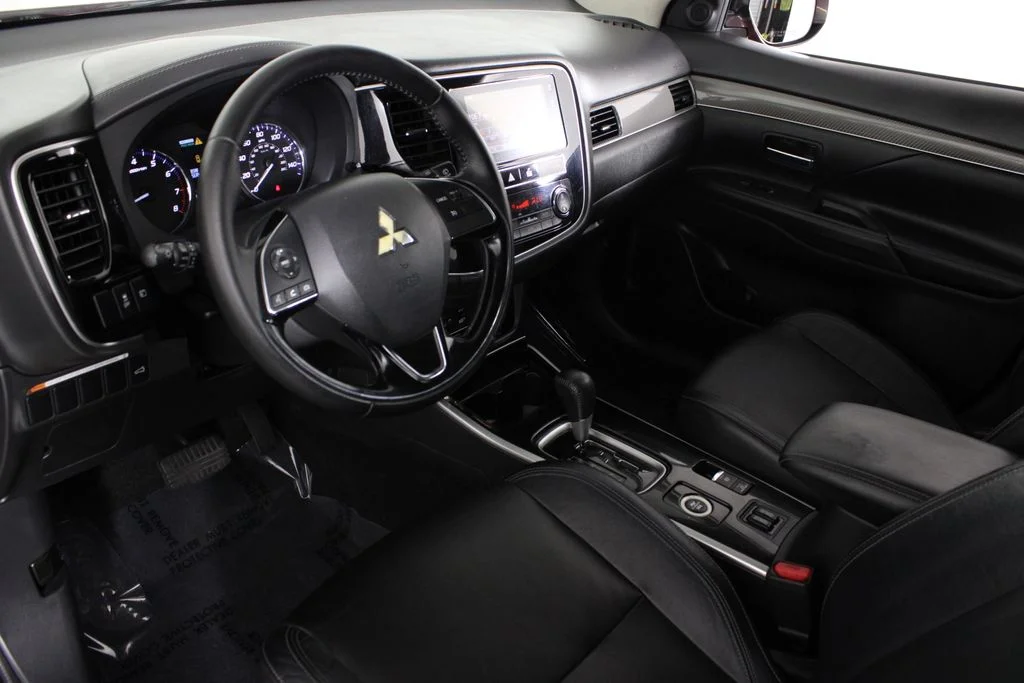 Used 2019 Red Mitsubishi ES image 19