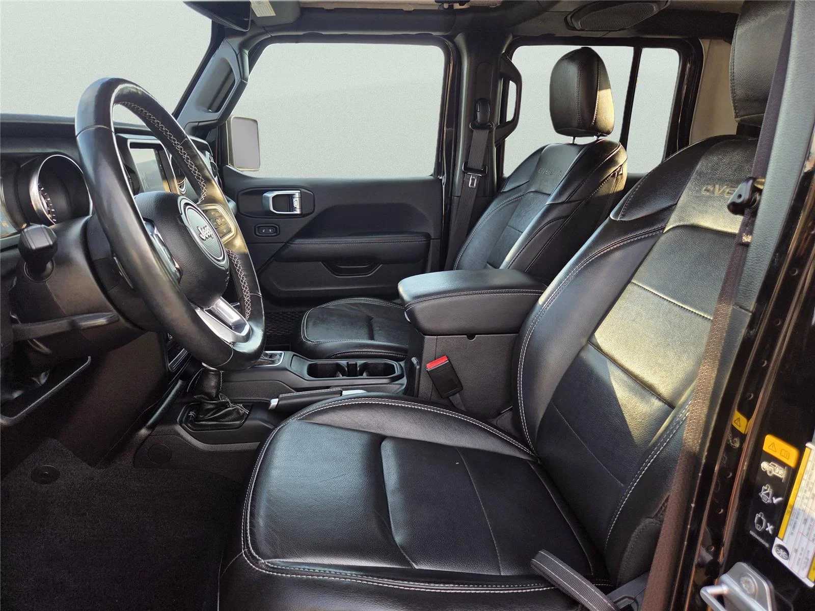 Used 2022 Black Clearcoat Jeep Overland image 14