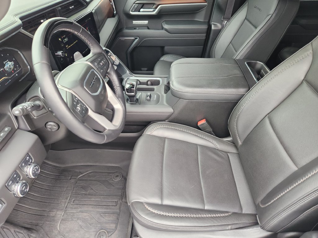 Used 2025 White GMC Denali image 14