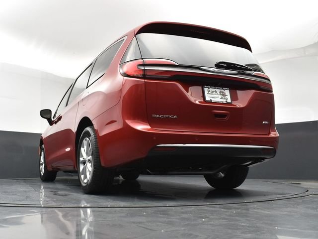 2026 Chrysler Pacifica Select - Photo 19