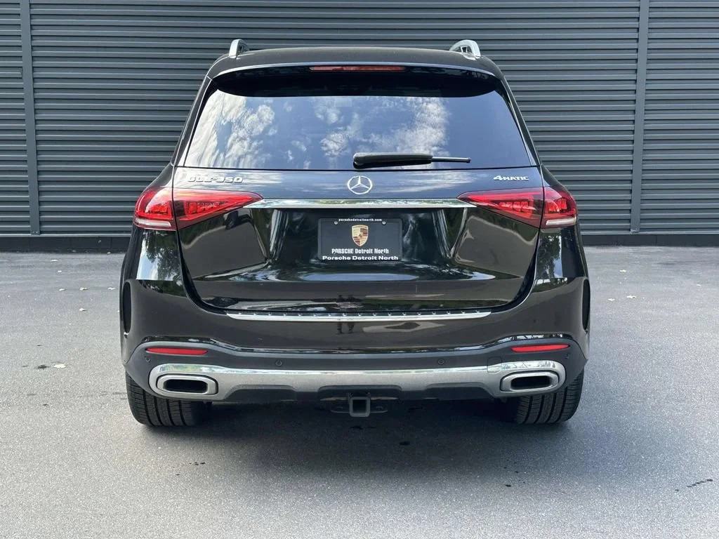 Used 2022 Black Mercedes-Benz 4MATIC® image 4