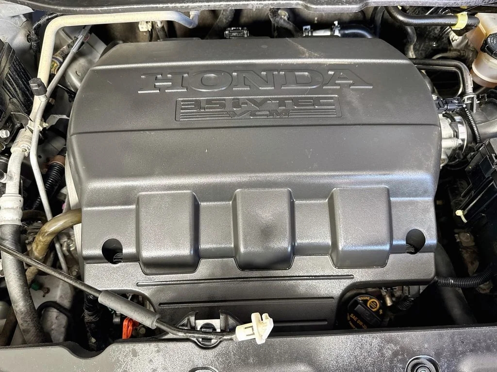 Used 2014 Silver Honda EX-L image 43