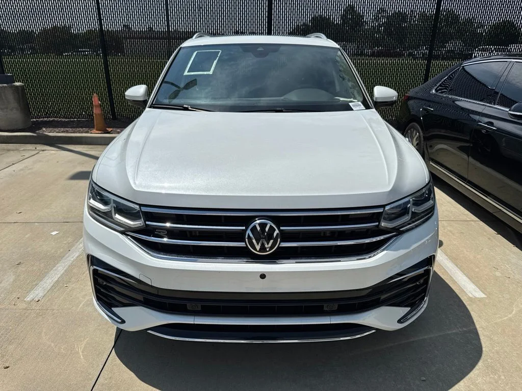 Used 2024 White Volkswagen 2.0T SEL R-Line image 3