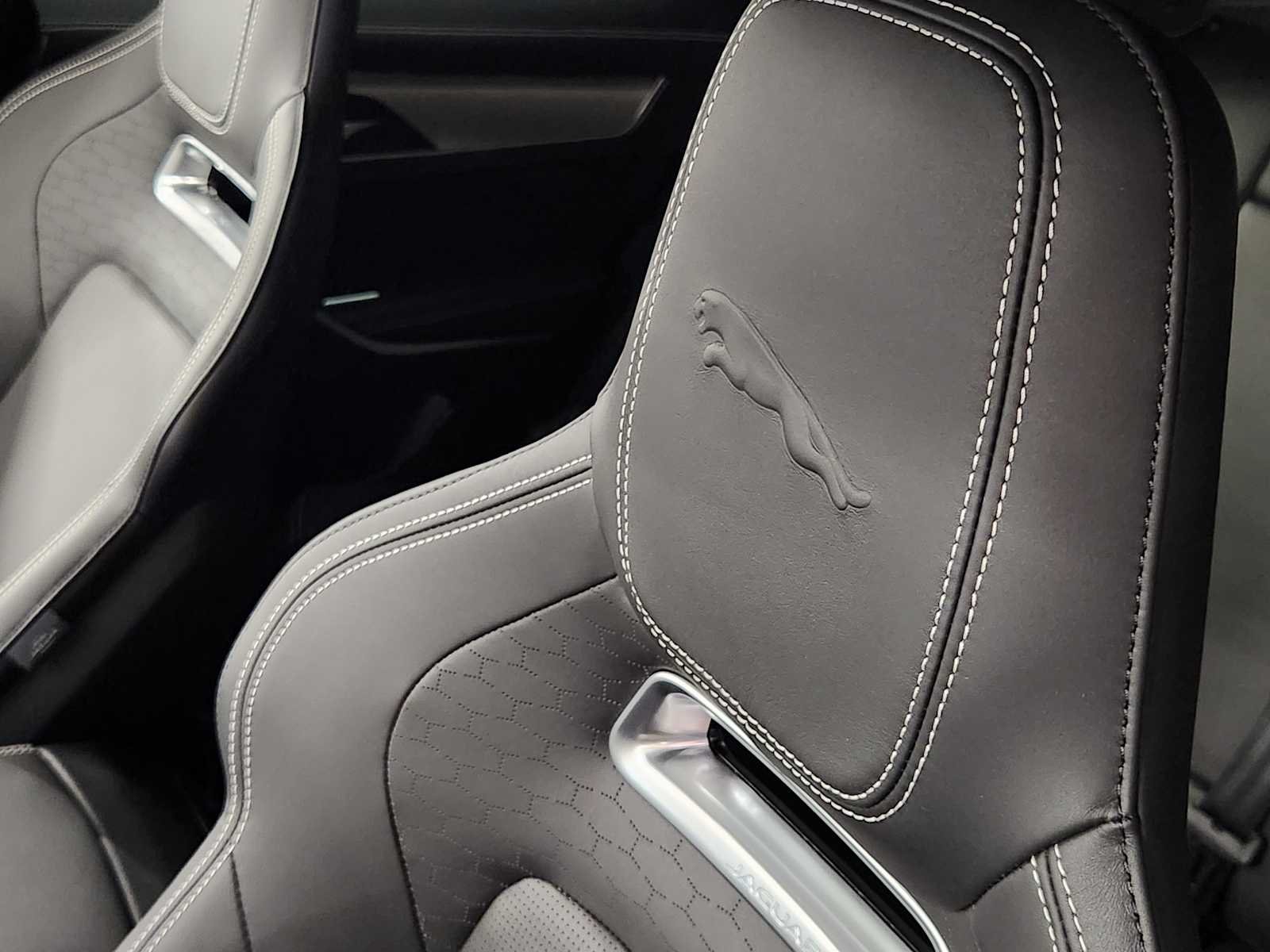 2026 Jaguar F-Pace R-Dynamic S - Photo 15