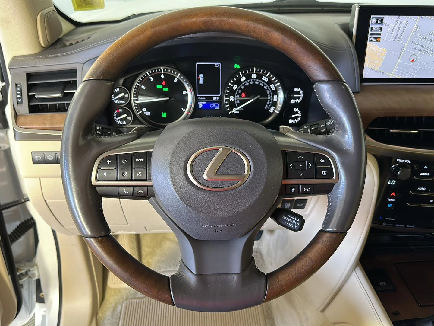Used 2018 Eminent White Pearl Lexus LX 570 image 11