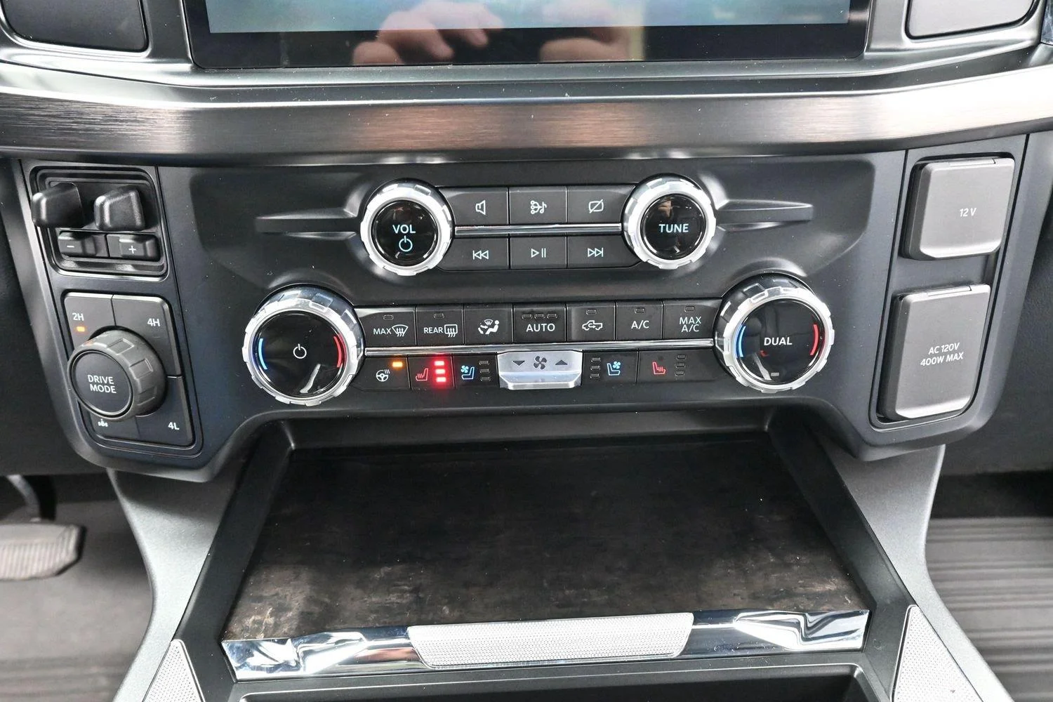 Used 2023 Azure Gray Metallic Tri-Coat Ford Lariat image 22