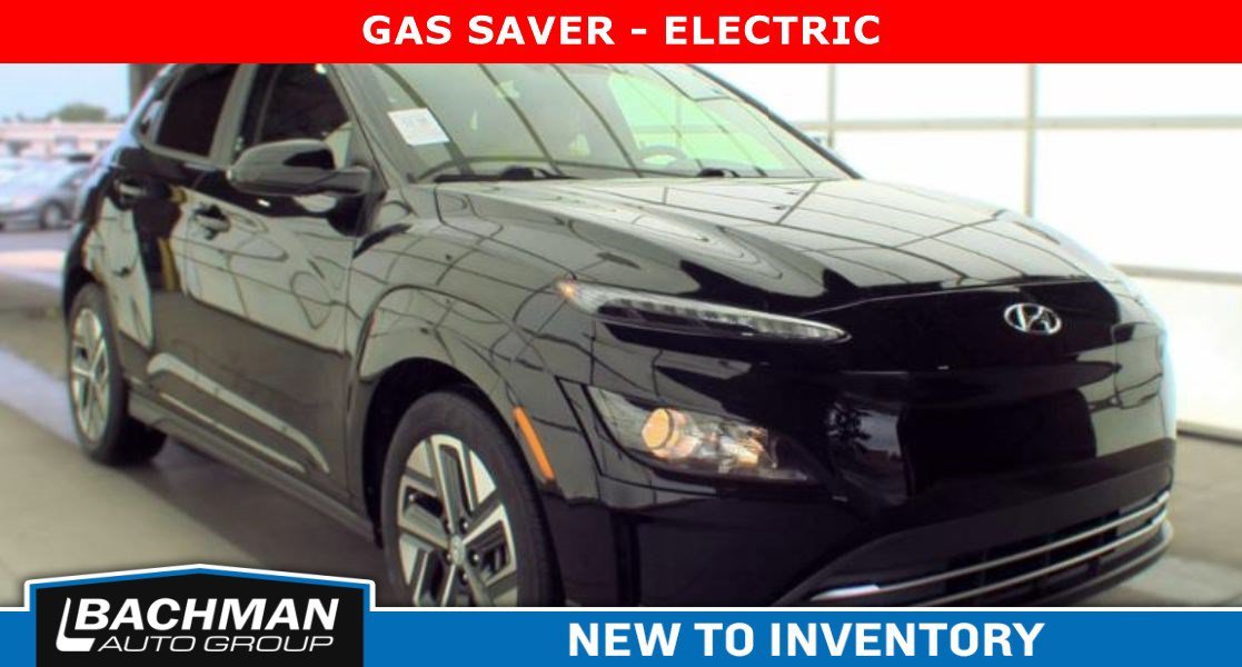 Used 2023 Abyss Black Pearl Hyundai SE image 1