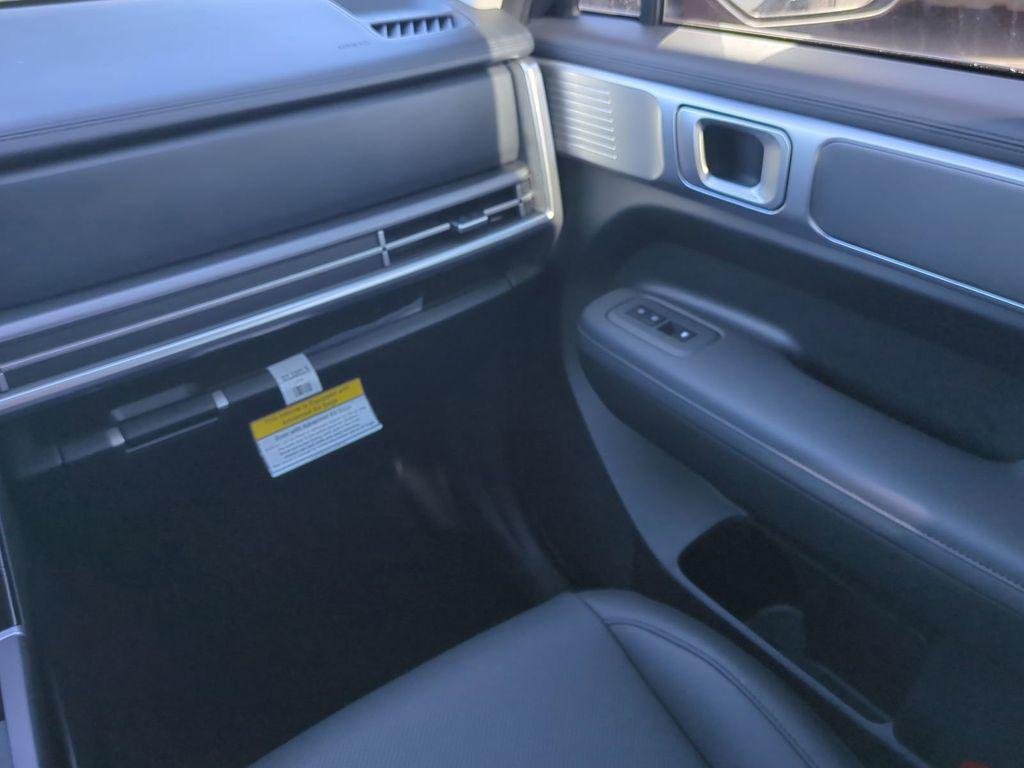 New 2026 White Hyundai SEL FWD image 21