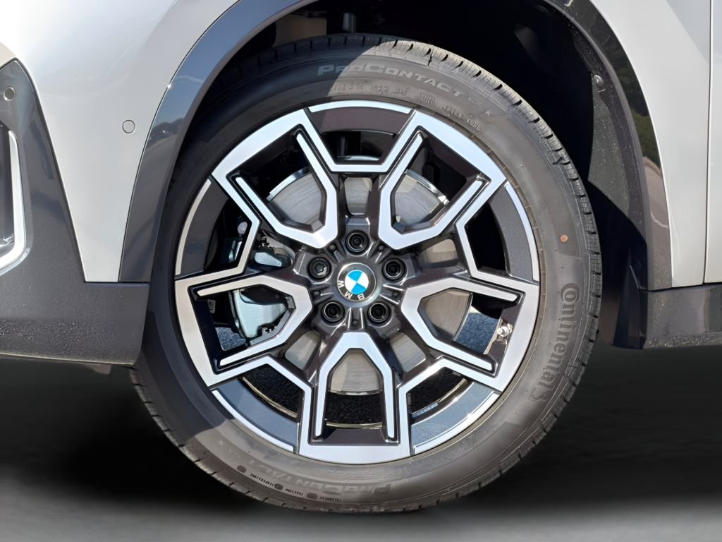 New 2026 Space Silver Metallic BMW xDrive28i image 27