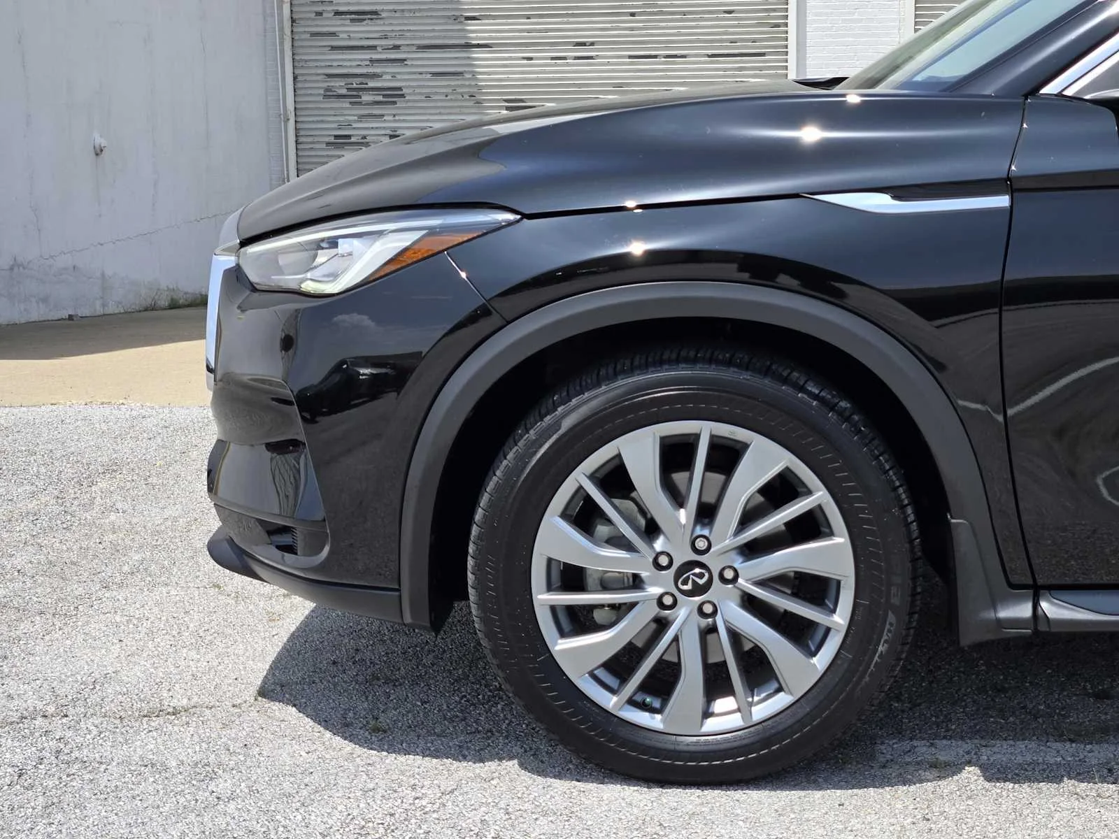 Certified Used 2025 Black Obsidian INFINITI LUXE image 11