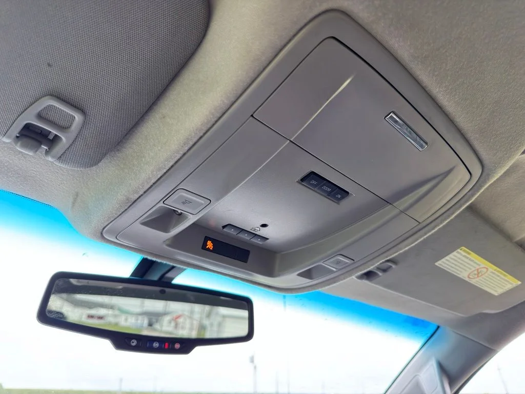 Used 2016 White GMC SLT image 39