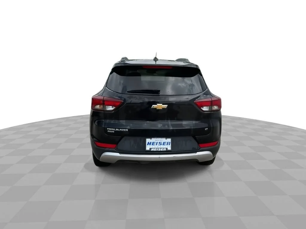 Used 2023 MOSAIC BLACK METALLIC Chevrolet LT image 7