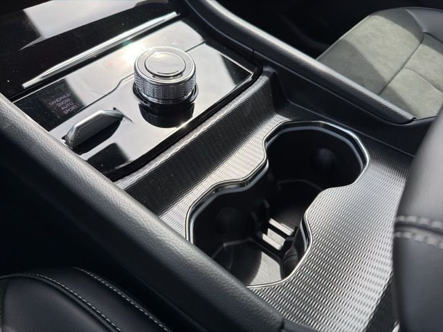 New 2026 Bright White Clear-Coat Exterior Paint Jeep Altitude image 19